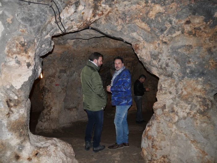 26ED7729-2658-4BB6-A5C9-CDD4C8218D4B_1_105_c