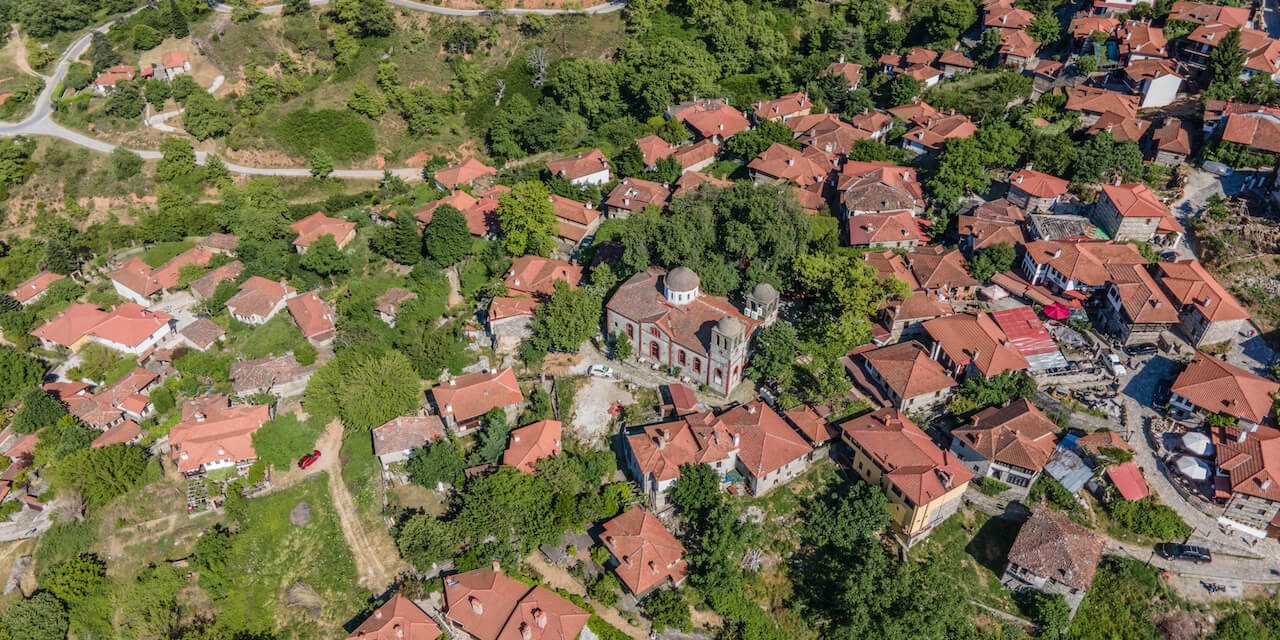 Cine iris_181 Παλαίος Παντελεήμονας: Πάσχα στο χωριό των Ολύμπιων Θεών