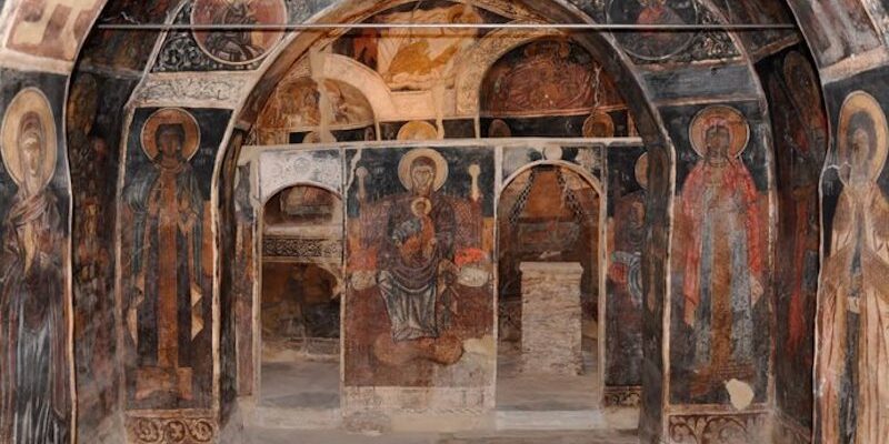 ΕΣΩΤΕΡΙΚΟ ΝΑΟΥ (3) Μάη Θανάσης Πισίων: Το μνημείο στα Γεράνεια Όρη