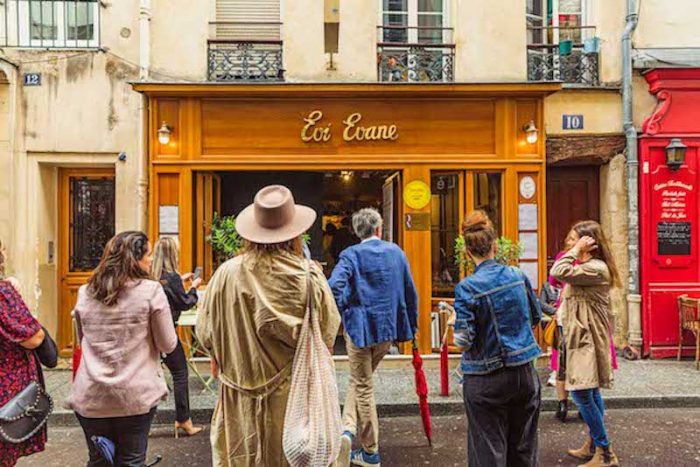 Evi Evane – AOP IGP-353 Γεύμα στο Παρίσι: Με Γραβιέρα Νάξου και Σαμιώτικο κρασί