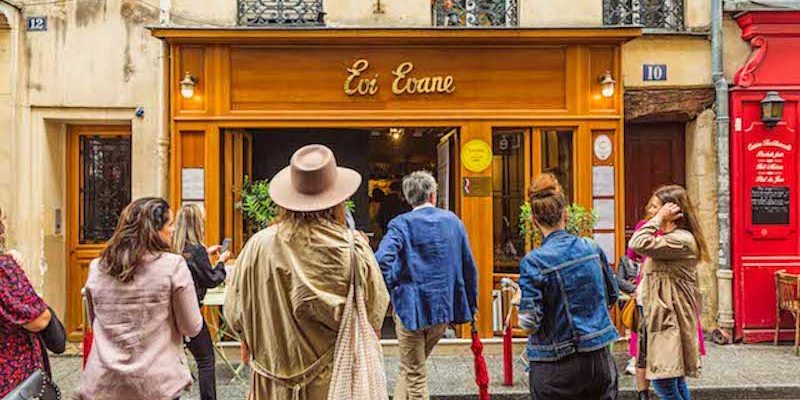 Evi Evane – AOP IGP-353 Γεύμα στο Παρίσι: Με Γραβιέρα Νάξου και Σαμιώτικο κρασί