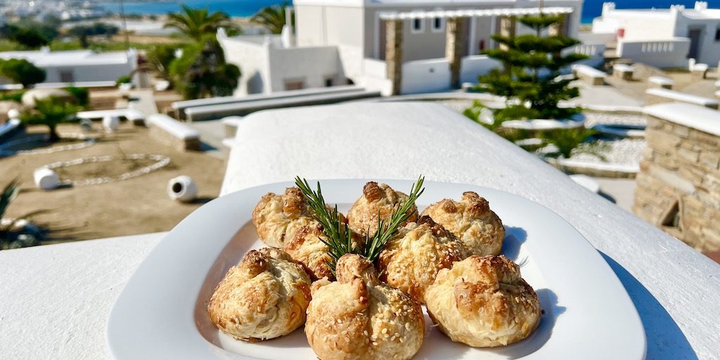 Ναξιώτικα πουγκιά: Με γραβιέρα Νάξου