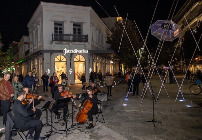 1B6A8016 Τρίκαλα: Η ομπρέλα Ζογγολόπουλου στην Ασκληπιού της τέχνης