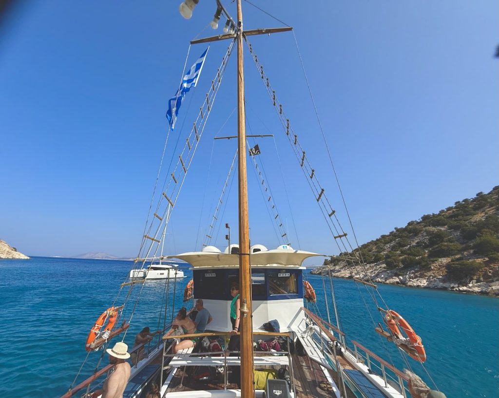 Για βουτιές στη Σπηλιά της Ρίνας στην Νάξο