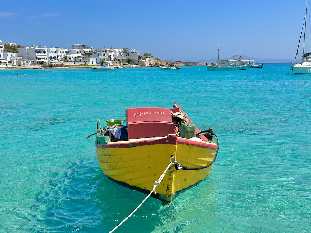 Για βουτιές στη Σπηλιά της Ρίνας στην Νάξο