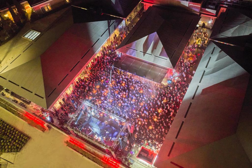Πάρτι στο νεο The Piazza Project casino Thess