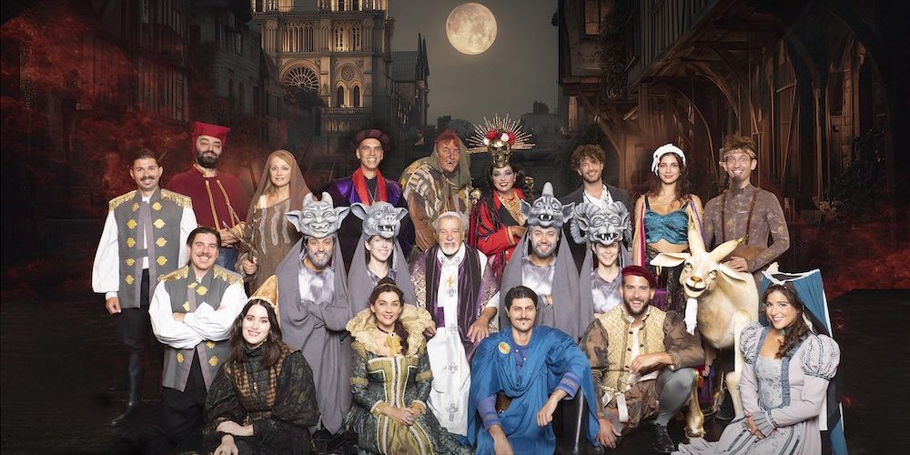 Η Παναγία των Παρισίων: Στον Ελληνικό Κόσμο